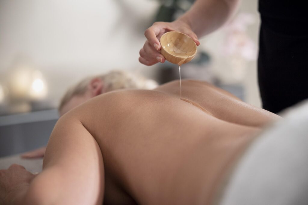 Illóolajos antistressz masszázs